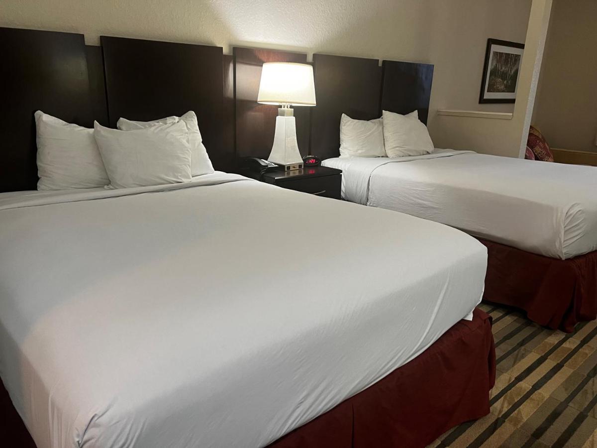 Baymont By Wyndham Houston/westchase Otel